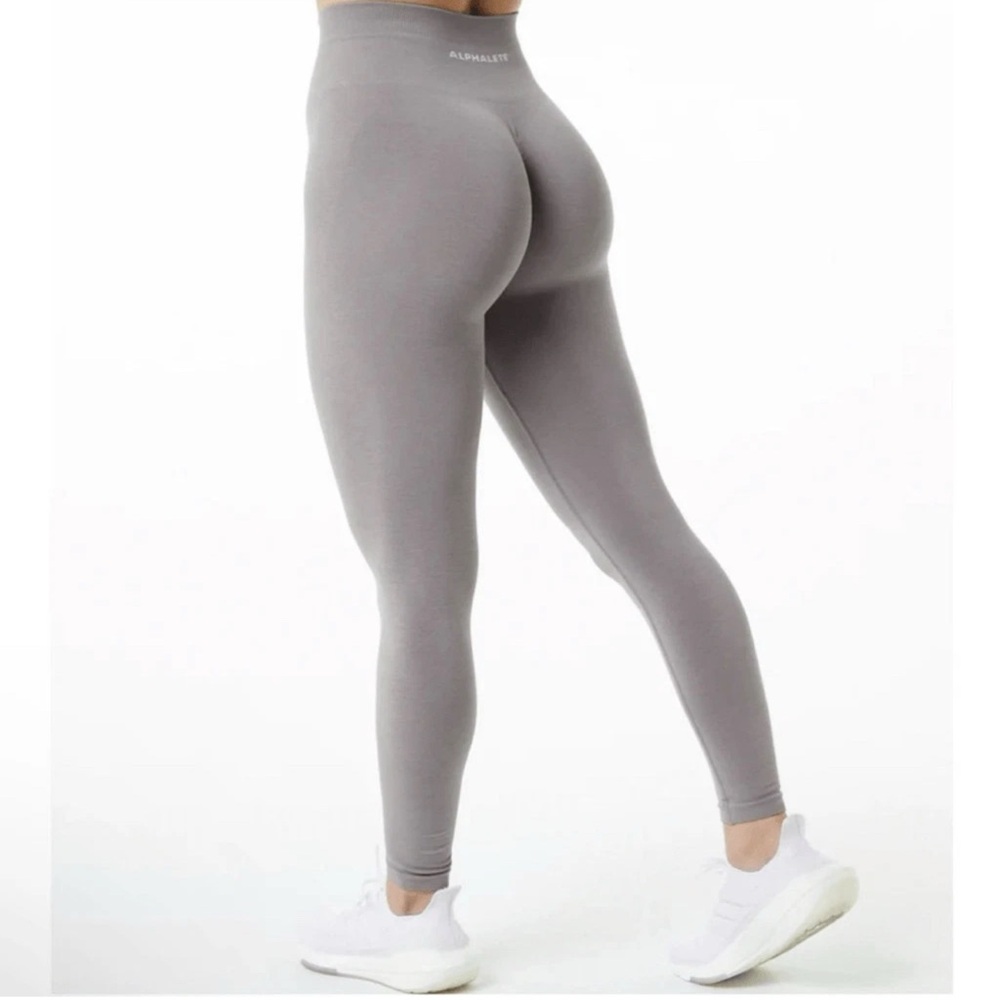 Alphalete Women's Gray Amplify Leggings